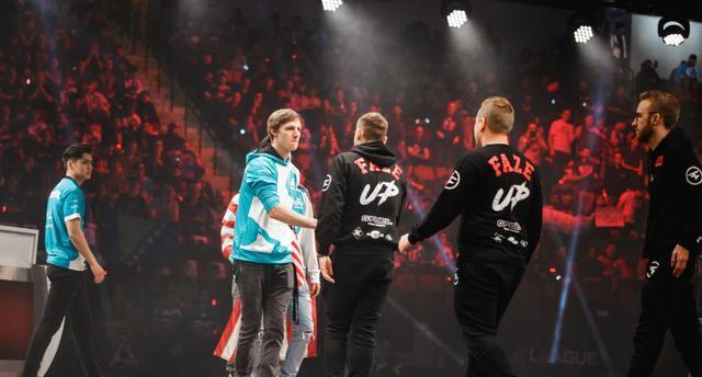 几乎逆转了 10,000 分！ ThunderTalk Gaming 在趋势下两次击败对手。 EDward Gaming 在第一场比赛中毫无危险地击败了 ThunderTalk Gaming