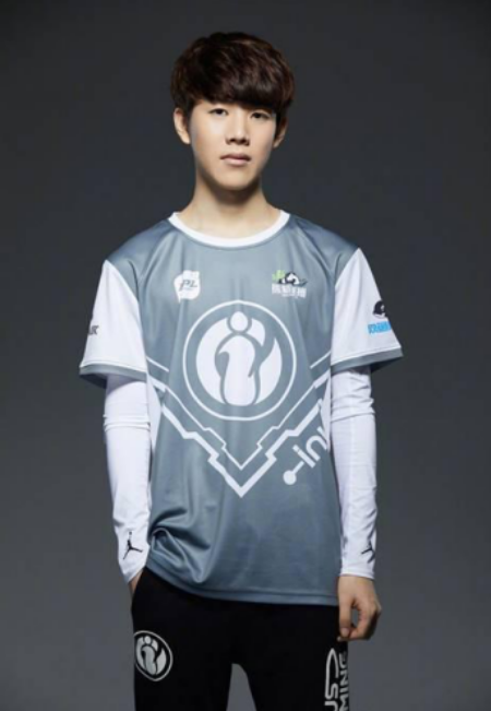 Astralis 被 GamerLegion 淘汰， Spirit 击败 Liquid — IEM Katowice 2025 小组赛