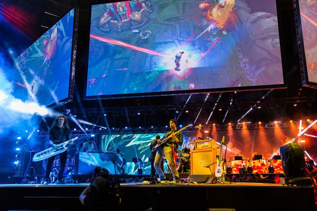 AL正式公布新赛季队伍大名单：Maple中单